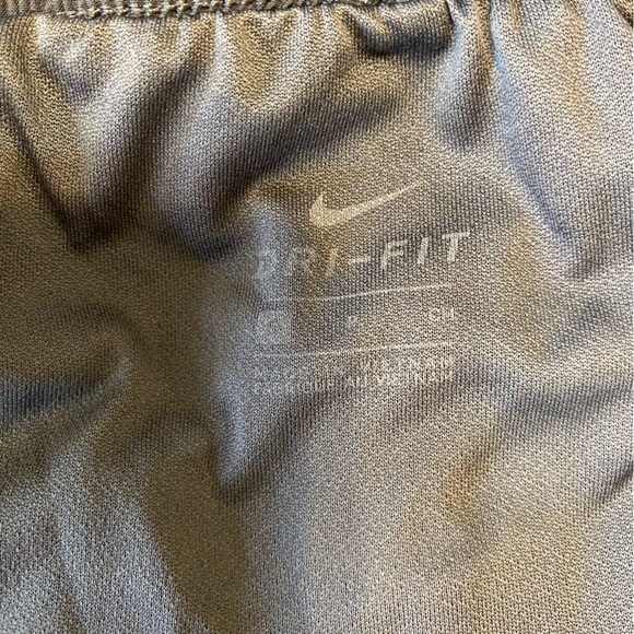 Nike Dry-fit shorts - Picture 3 of 3